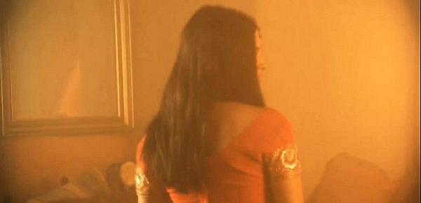  Bollywood Babe Dances The Erotic Dance